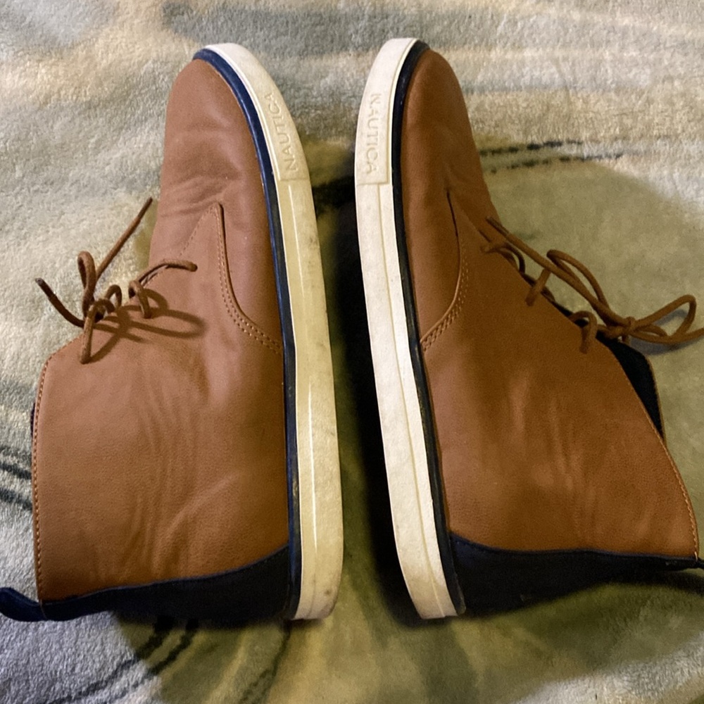 Nautica boots, size 6 mens, size 8 woman. Brown and navy blue EUC - Picture 7 of 7